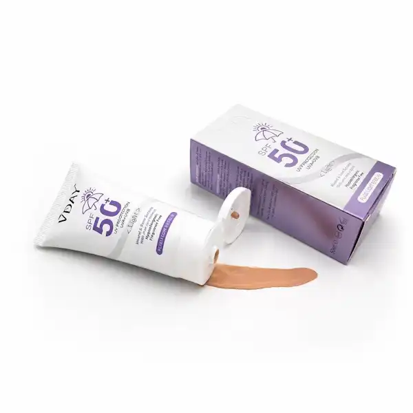 کرم ضد آفتاب رنگی وی دی VDAY مدل بژ روشن SPF 50+ حجم ۵۰ میلی‌لیتر|اصل